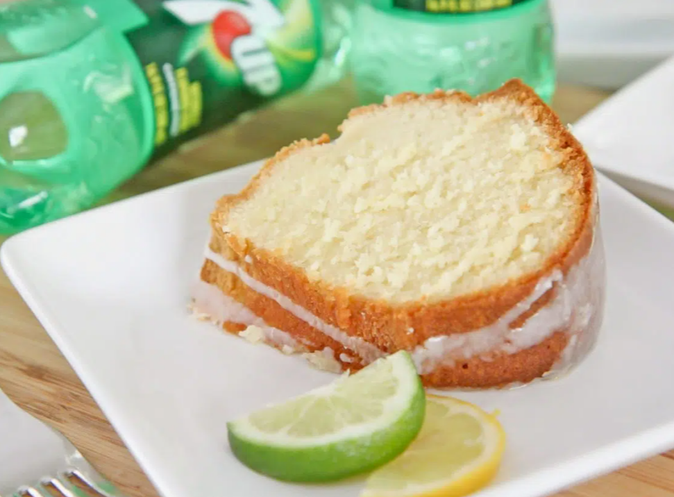 OLD FASHIONED 7UP POUND CAKE